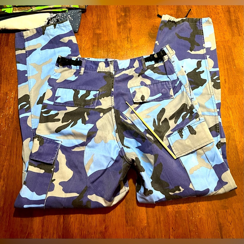Military Cargo pant in Blue
